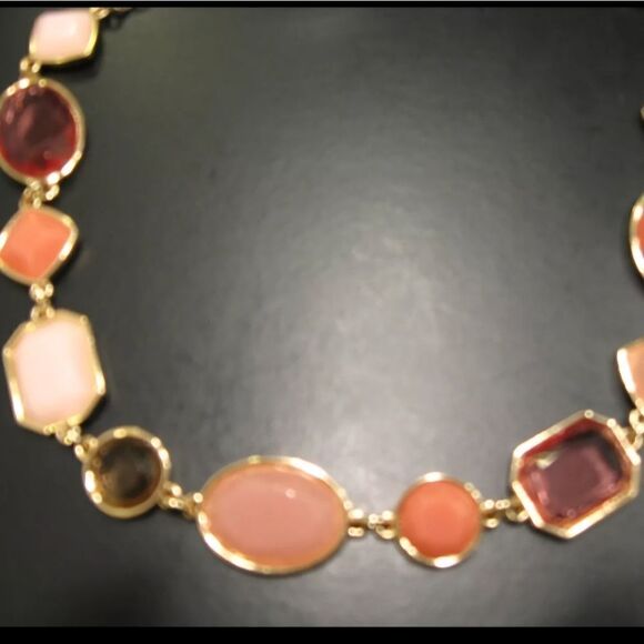 TRIFARI NECKLACE * PEACH & SALMON TONES  * GOLD-TONE CHAIN  NWT - Picture 4 of 5